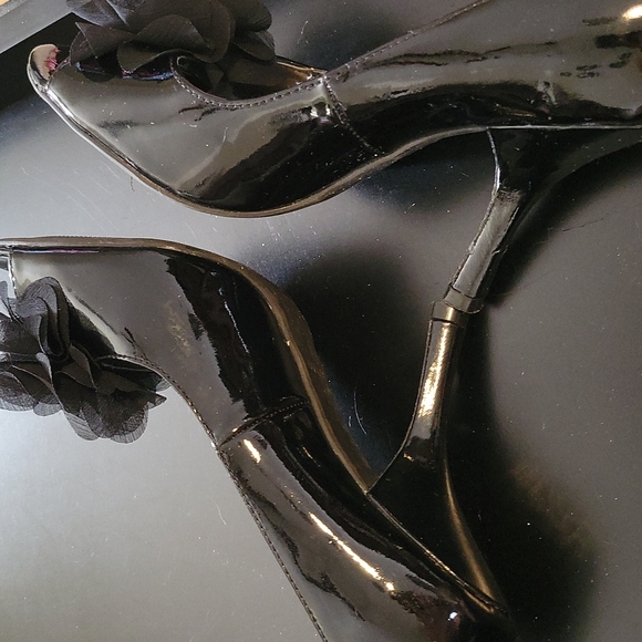 Madeleine Stuart Black Patent Heels Size 8.5 - Picture 5 of 7